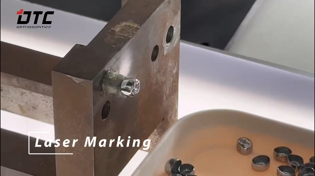 Laser marking step supporting batch traceability of orthodontic pliers